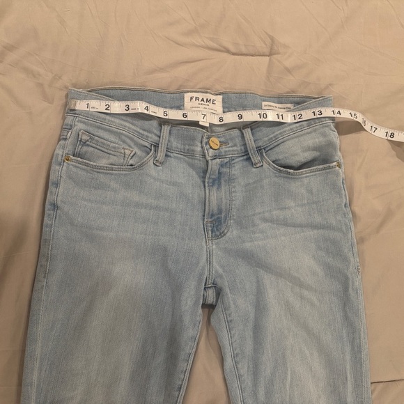 Frame Denim Le Skinny De Jeanne Crop in Honeywood Distressing Frayed Hem - Picture 9 of 12